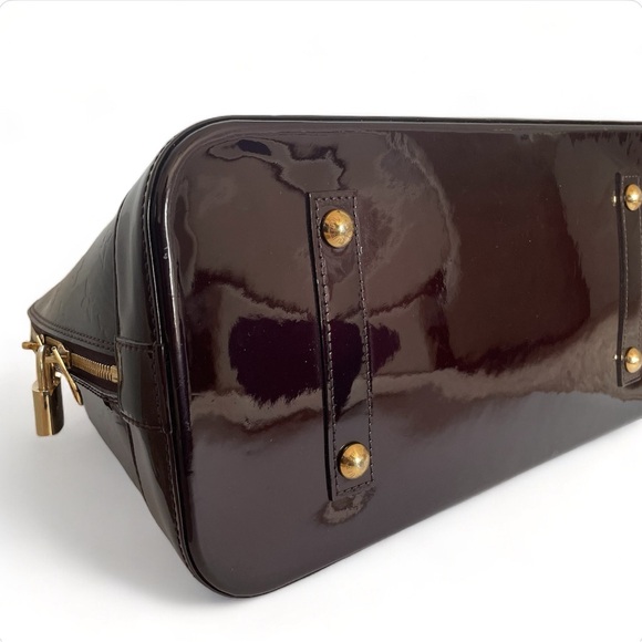 SALE!! Louis Vuitton Amarante GM Vernis Alma Bag - Picture 5 of 14